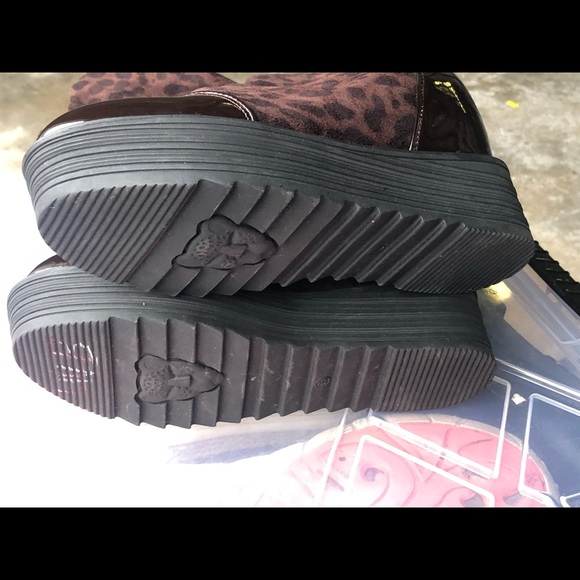 Born Women’s Brown Cheetah Fabric Knee High Lightweight Casual Boots Size 35 - Picture 13 of 13